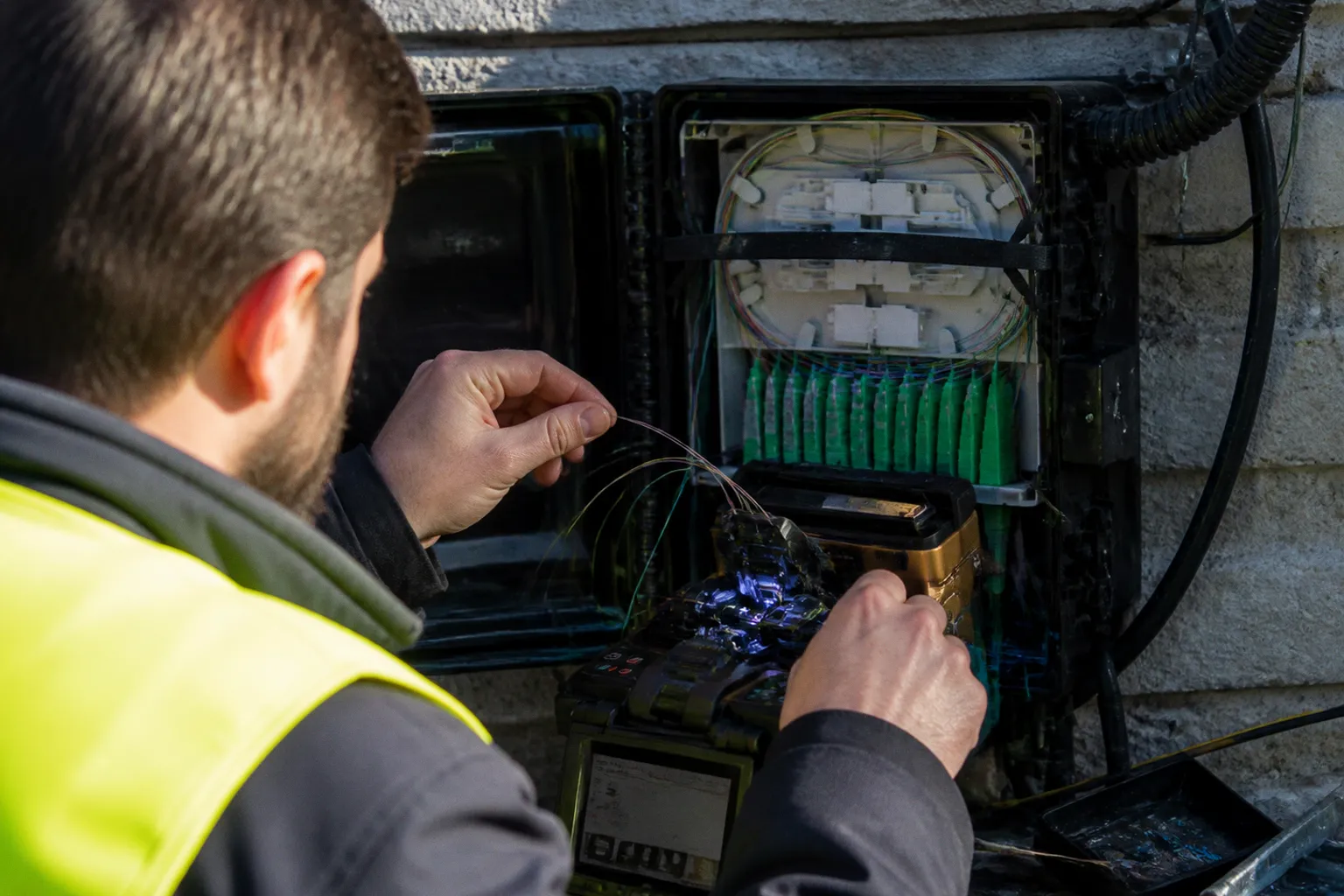Cámaras IP con fibra óptica: fases del despliegue técnico