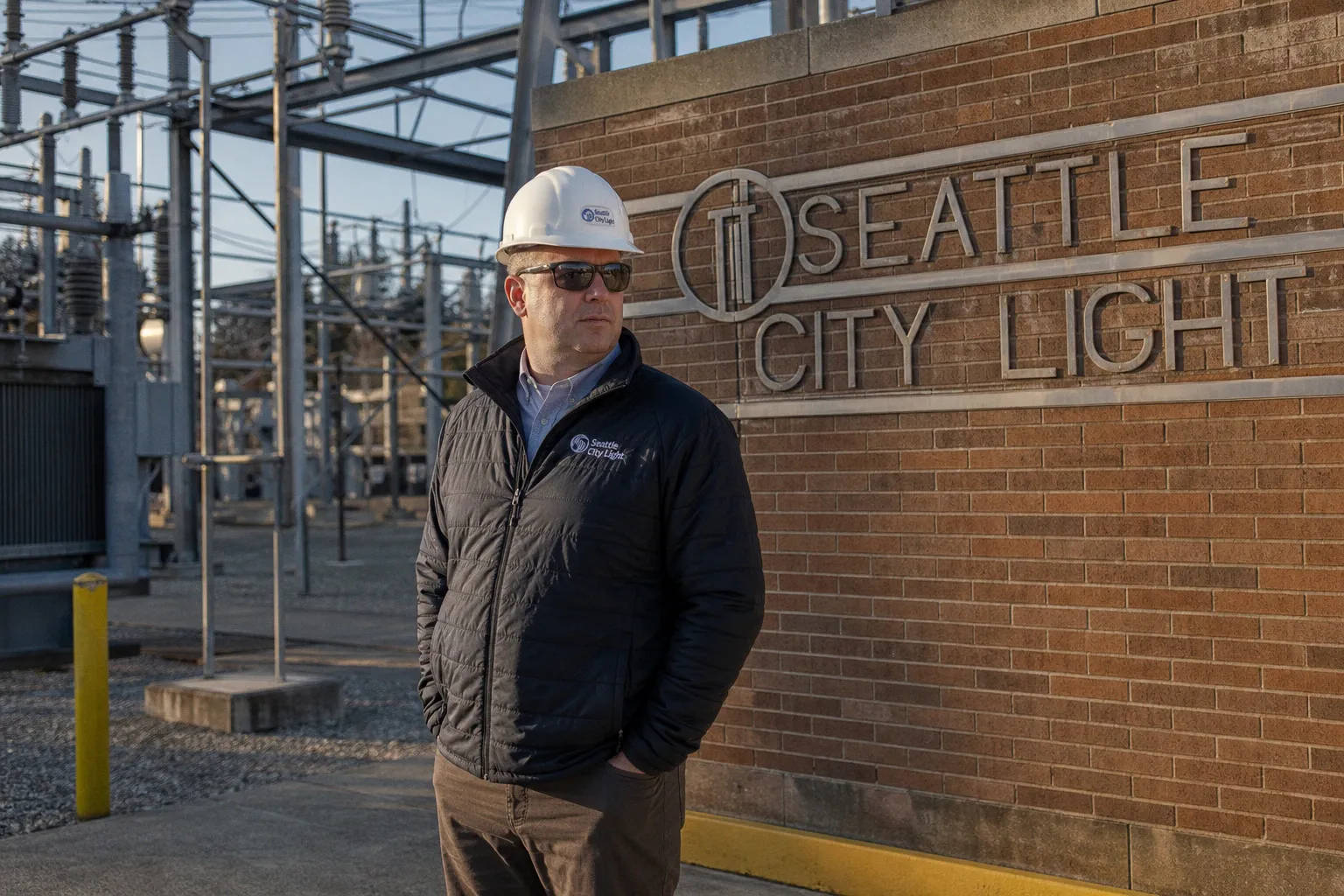 Estrategias de seguridad física: lecciones de Mike Fiola en Seattle City Light